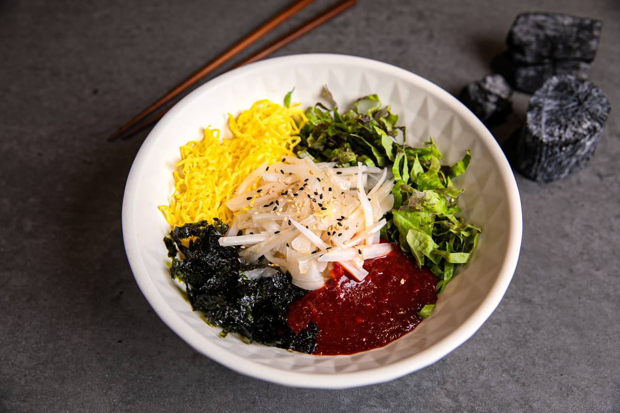 묵은지냉국수 (물/비빔) Aged-kimchi Cold Noodles (Broth/Spicy) — 봉산정육 홍대본점 Korean BBQ (サムギョプサル · 烤肉) menu · 곁들임